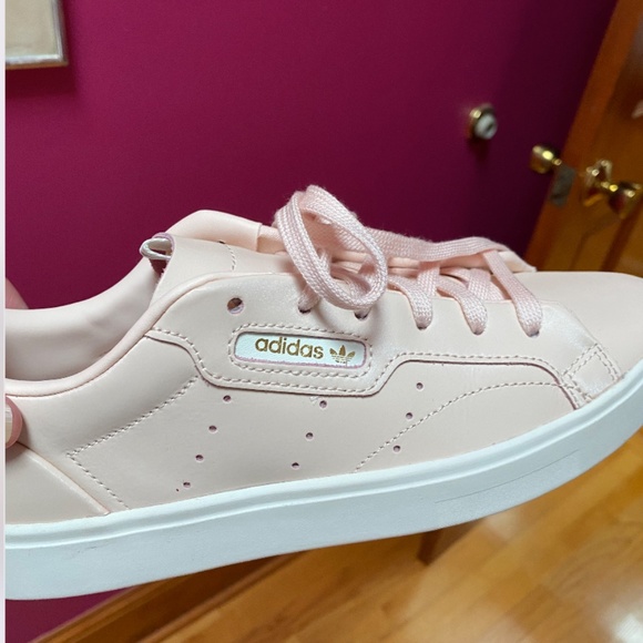 NWB - HOST PICK!! ADIDAS SLEEK SHOES - Picture 5 of 7